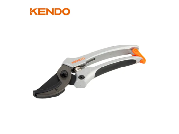 Wofür wird eine Gartenschere verwendet?